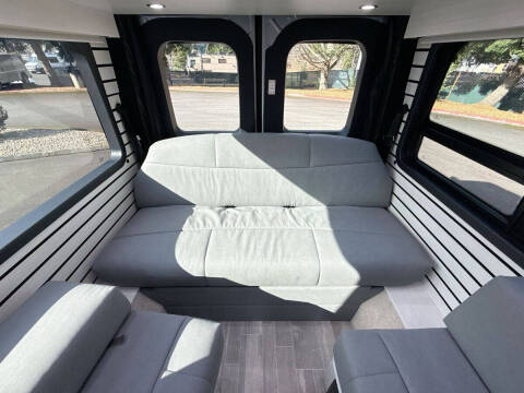 2025 Mercedes-Benz Sprinter