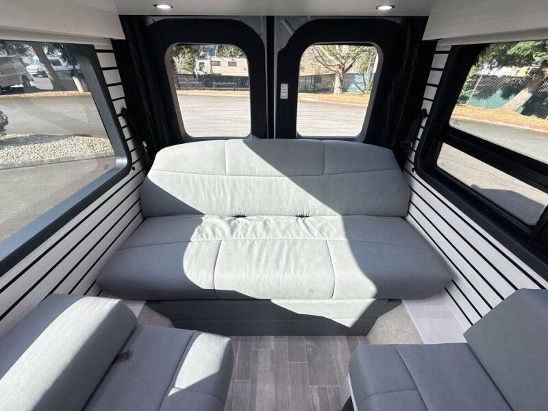 2025 Mercedes-Benz Sprinter
