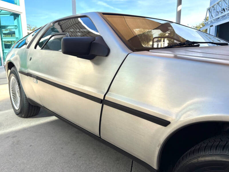 1981 DeLorean DMC-12
