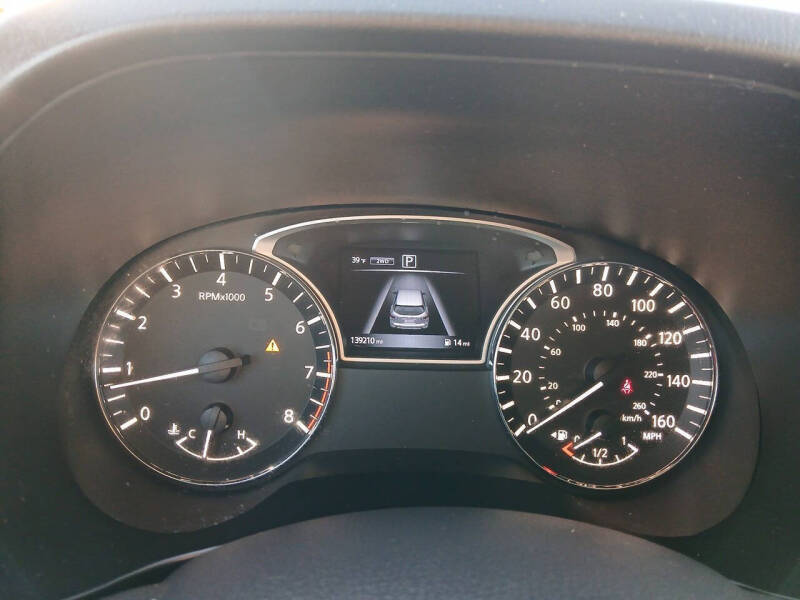 2017 Nissan Pathfinder SV