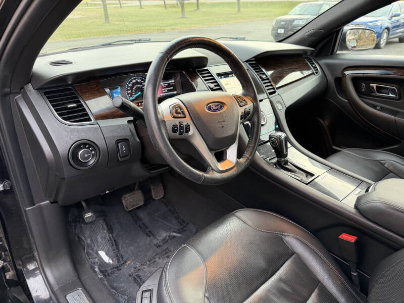 2019 Ford Taurus Limited