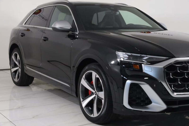 2024 Audi SQ8 4.0T quattro Premium Plus