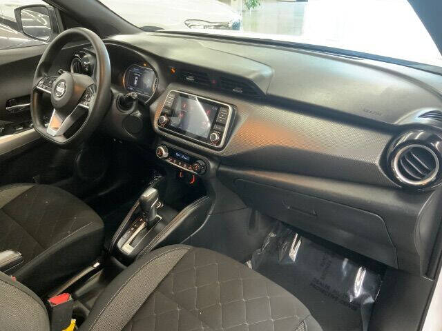 2020 Nissan Kicks SV