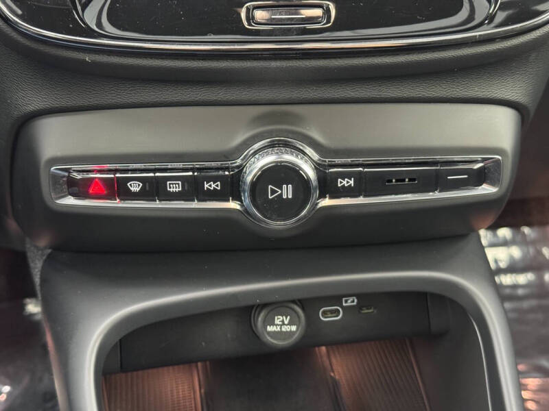 2024 Volvo XC40 Recharge Twin Plus