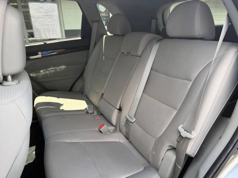 2015 Kia Sorento LX