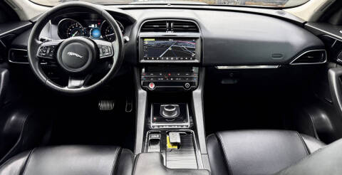 2019 Jaguar F-PACE 25t Premium