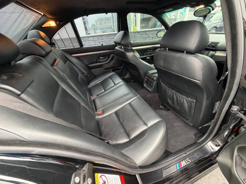 2003 BMW M5