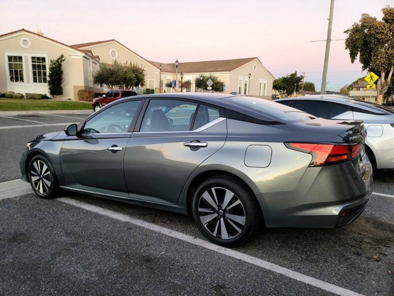 2021 Nissan Altima 2.5 SV