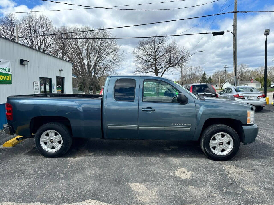 2011 Chevrolet Silverado 1500 for sale at GREATNESS AUTO SALES in Green Bay, WI