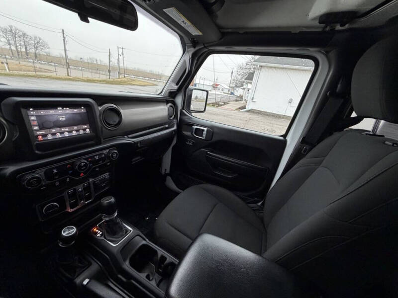 2021 Jeep Gladiator Sport