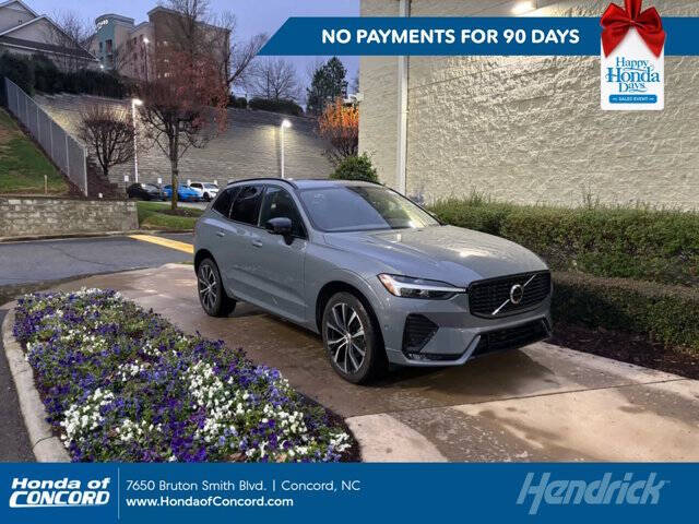 2024 Volvo XC60 B5 Plus Dark Theme