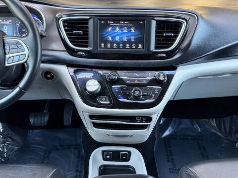 2018 Chrysler Pacifica Touring L