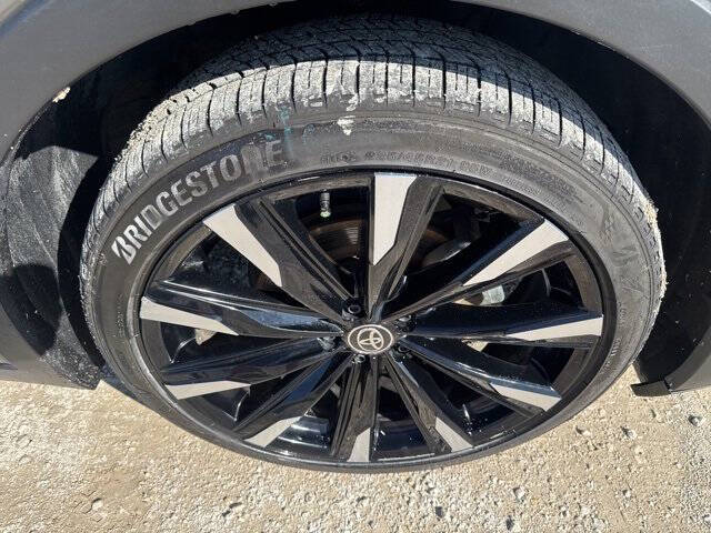 2024 Toyota Crown Platinum