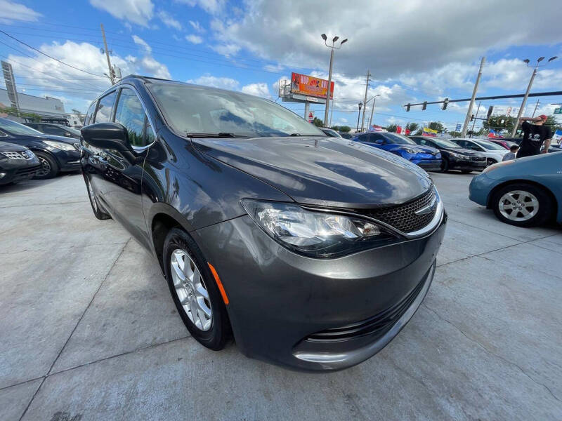 2020 Chrysler Voyager LXi