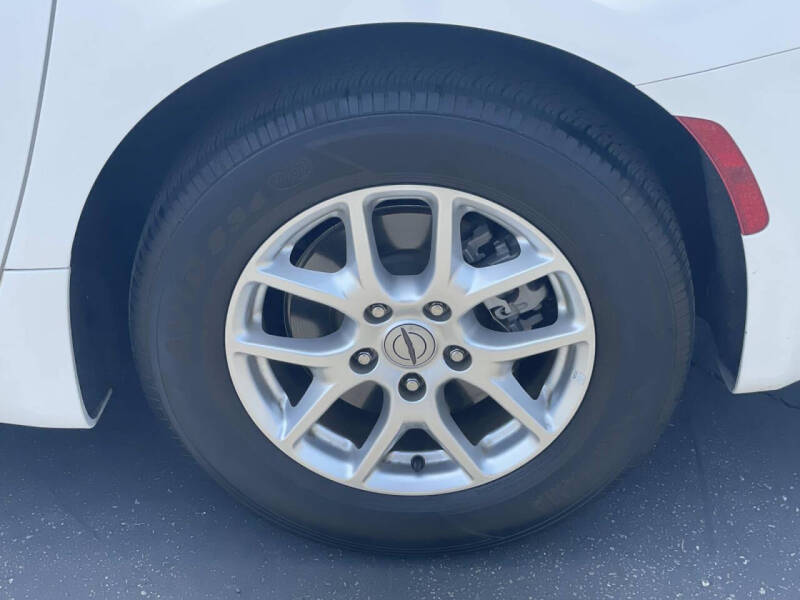 2022 Chrysler Voyager LX