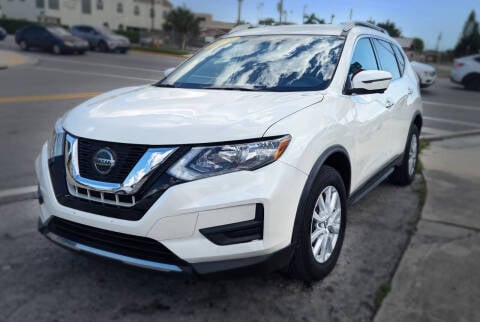 2018 Nissan Rogue for sale at SUPERAUTO AUTO SALES INC in Hialeah FL