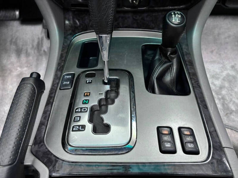 2004 Toyota Land Cruiser