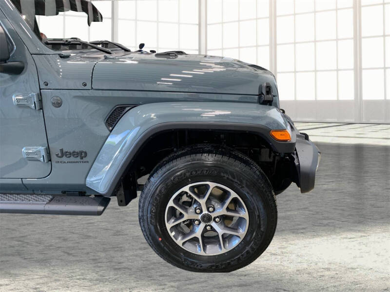 2025 Jeep Gladiator Sport