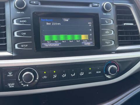 2017 Toyota Highlander LE