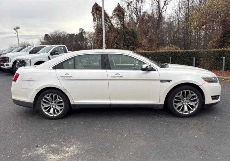 2015 Ford Taurus Limited