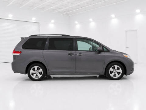 2011 Toyota Sienna LE 8-Passenger