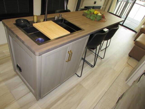 2025 Forest River 38 VERANDA