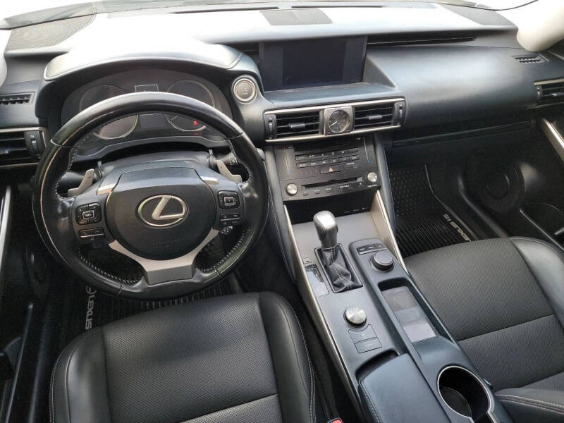 2017 Lexus IS 200t