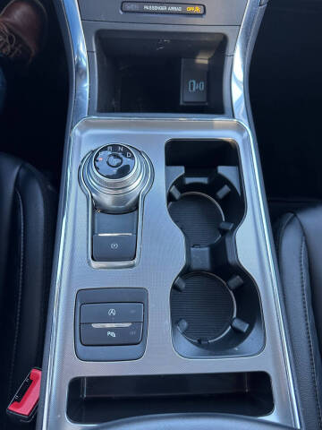 2024 Ford Edge Titanium