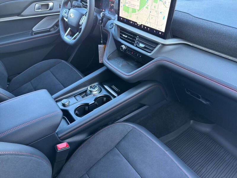 2025 Ford Explorer ST