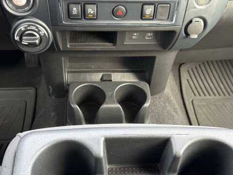 2024 Nissan Titan SV