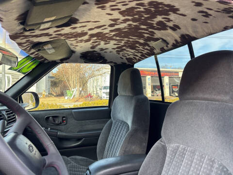 2000 Chevrolet S-10 LS