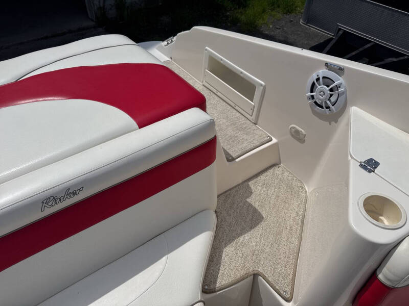 2003 Rinker 232 CAPTIVA
