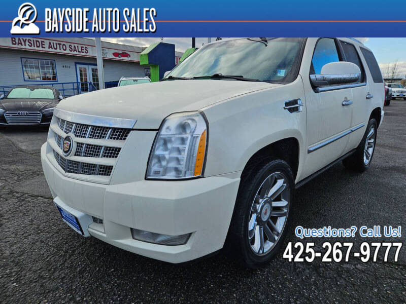 2013 Cadillac Escalade for sale at BAYSIDE AUTO SALES in Everett WA