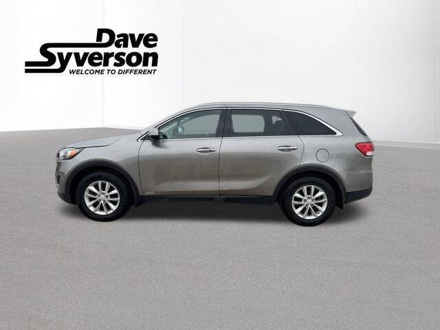 Used 2017 Kia Sorento LX with VIN 5XYPGDA35HG286315 for sale in Albert Lea, Minnesota