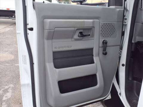 2013 Ford E-Series E-450 SD