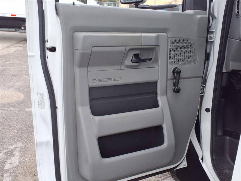 2013 Ford E-Series E-450 SD