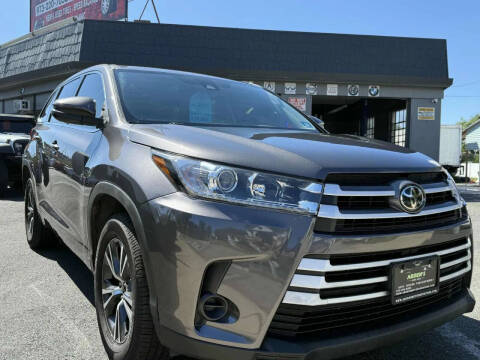 2017 Toyota Highlander LE