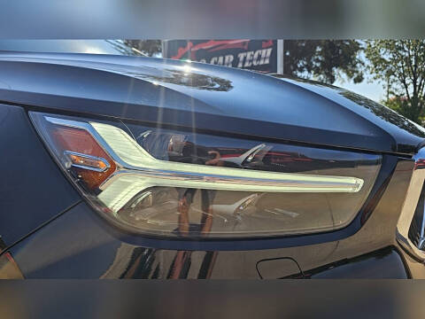 2019 Volvo XC40 T5 Momentum