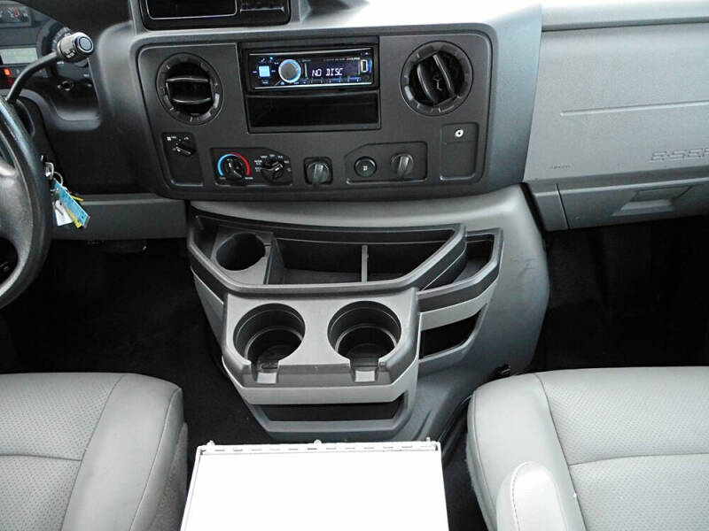 2013 Ford E-Series E-350 SD