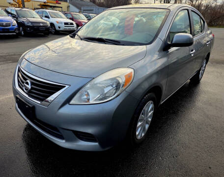 2012 Nissan Versa 1.6 SV