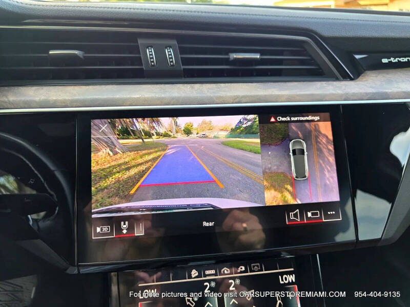 2021 Audi e-tron quattro Premium