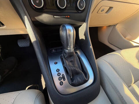 2014 Volkswagen Jetta SportWagen SE PZEV