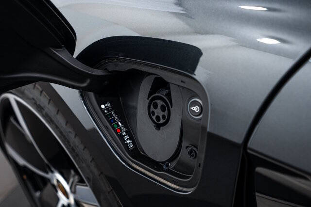 2024 Porsche Taycan GTS Sport Turismo