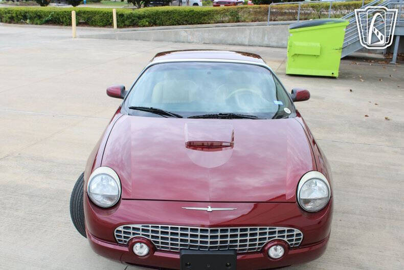 2004 Ford Thunderbird Deluxe
