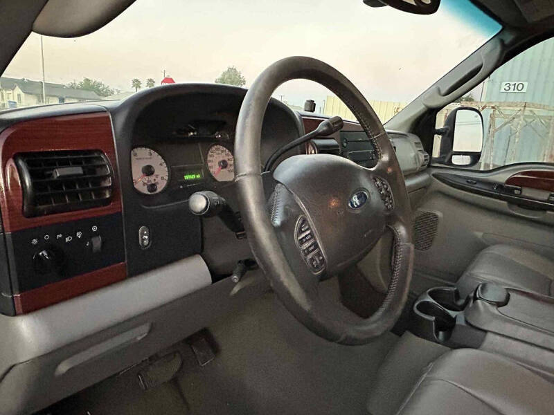 2005 Ford F-350 Super Duty Lariat