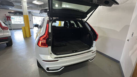 2024 Volvo XC60 B5 Plus Dark Theme