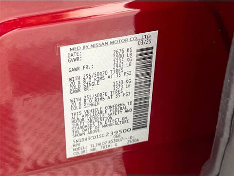 2025 Nissan Pathfinder SL