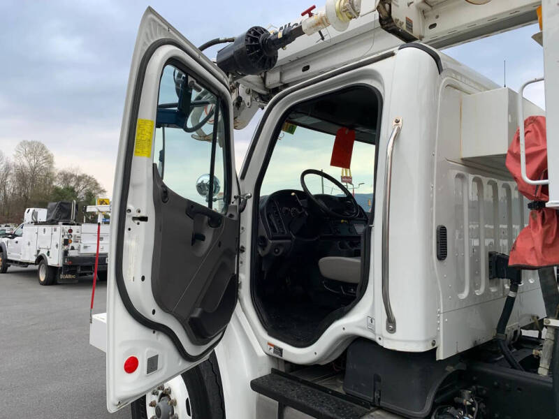 2016 Freightliner M2 106