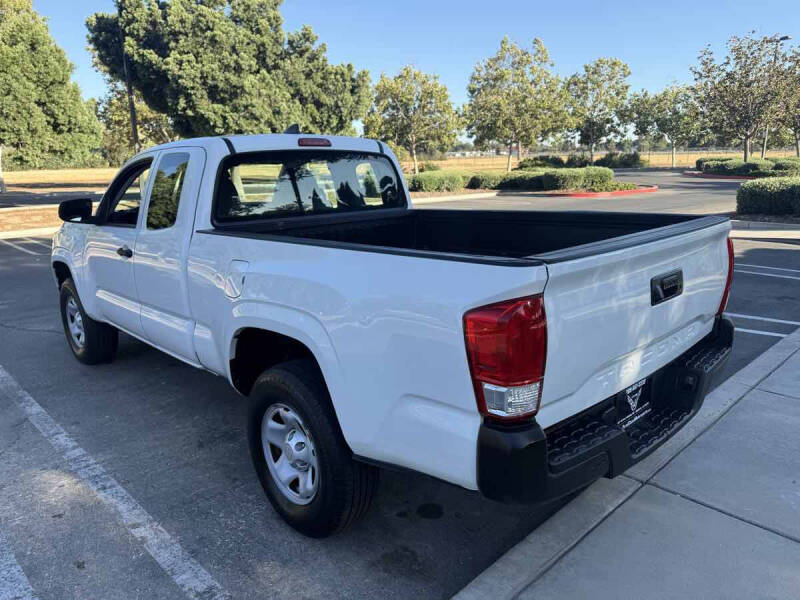 2017 Toyota Tacoma SR