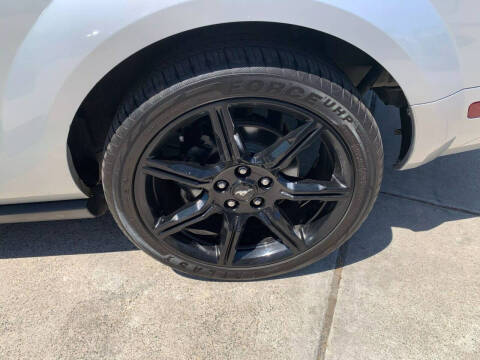 2006 Ford Mustang V6 Deluxe